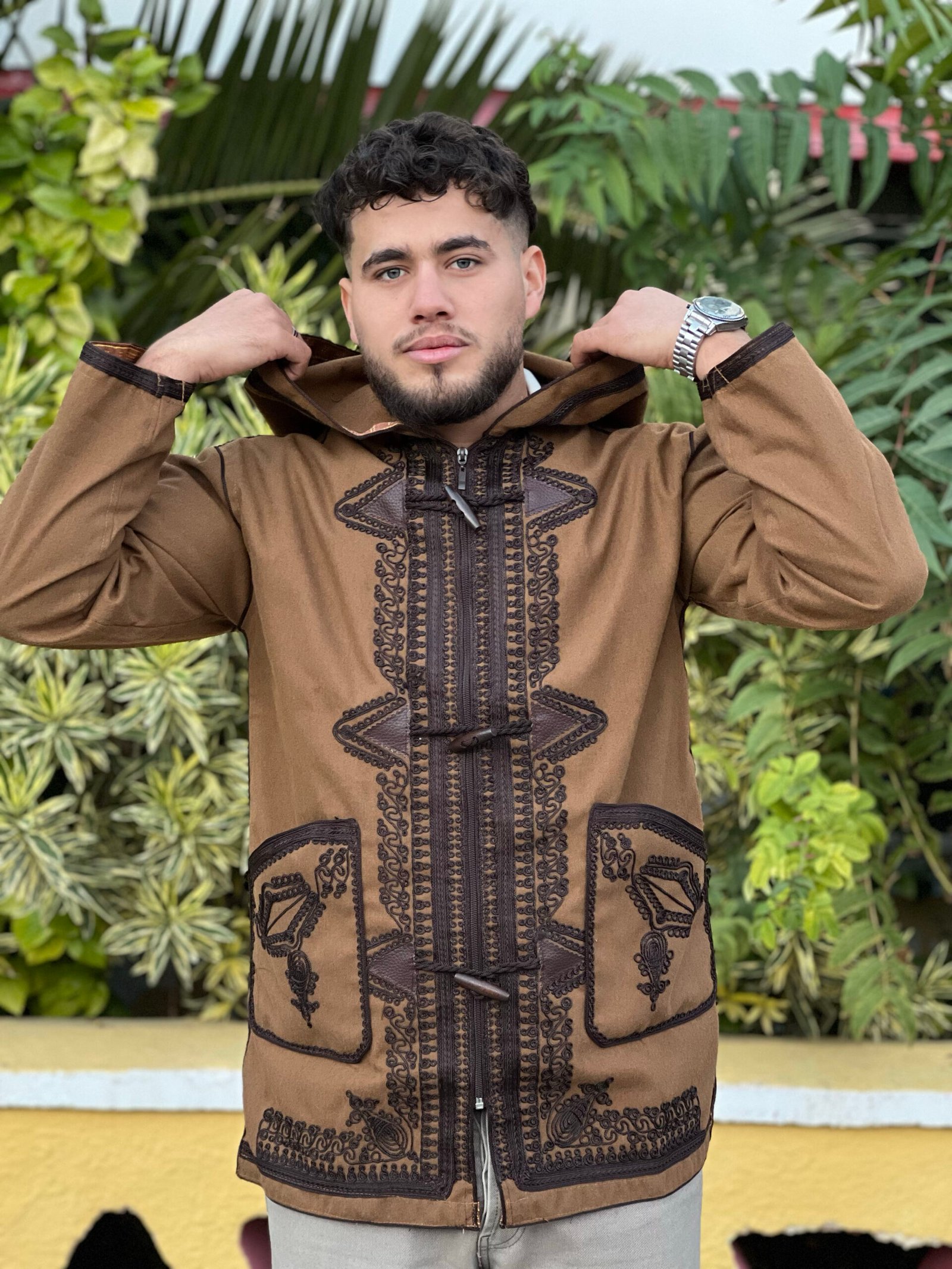 Capichon Marron Brodé Au Marron Foncè | كابيشو مطروز وبر بني